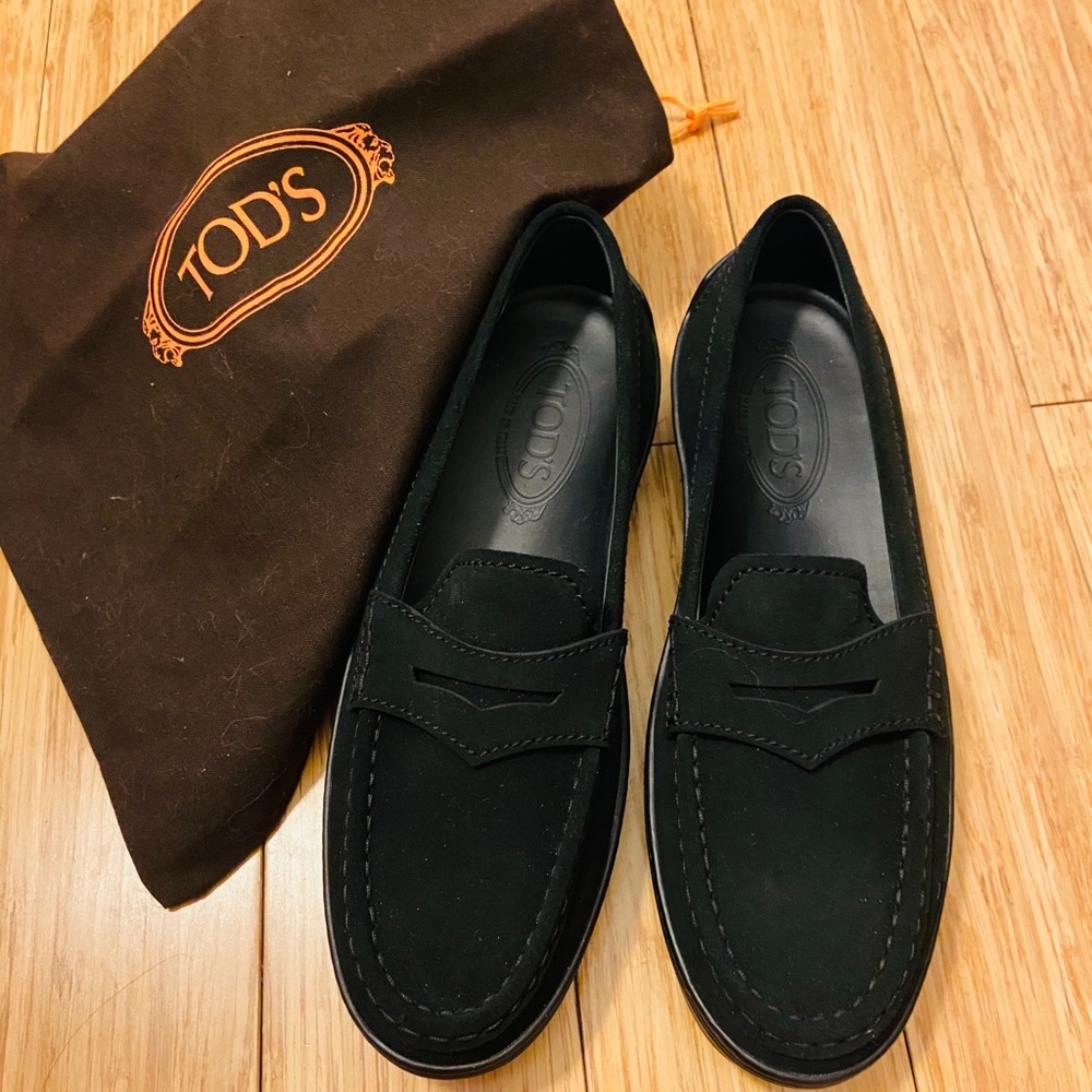 New Tod’s Black Suede Gommino Loafers